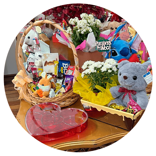 imagem de presentes com flores