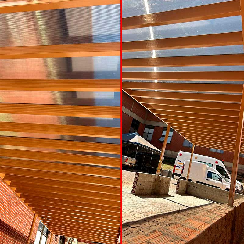 Pergolado de madeira com Policarbonato e Pergolado metálico com Policarbonato Alveolar