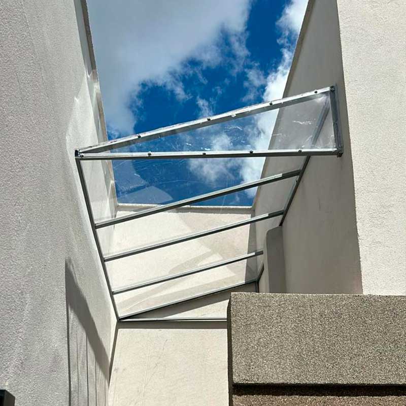 Toldo Fixo com Policarbonato Compacto