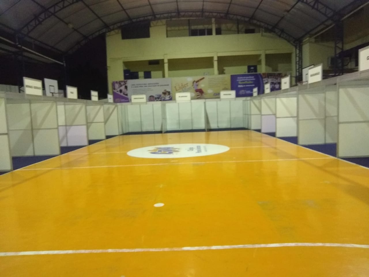 stand3.jpeg